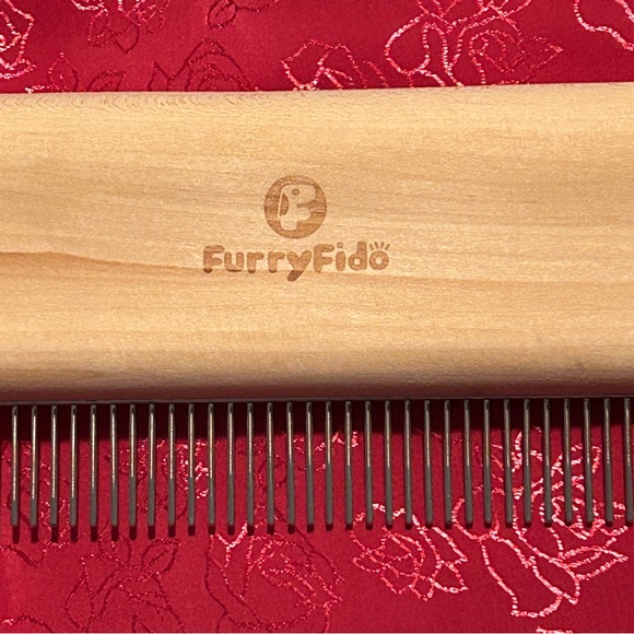 🍒HP🍒NIB Basswood Pet Deshedding Brush - Picture 2 of 4